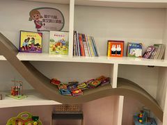 -龙格亲子游泳·水育早教中心(华亿大润发店)