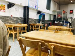 大堂-雷祖芳老妈蹄花店