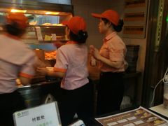 店员-迈德思客•汉堡•烤鸡(围墙巷店)