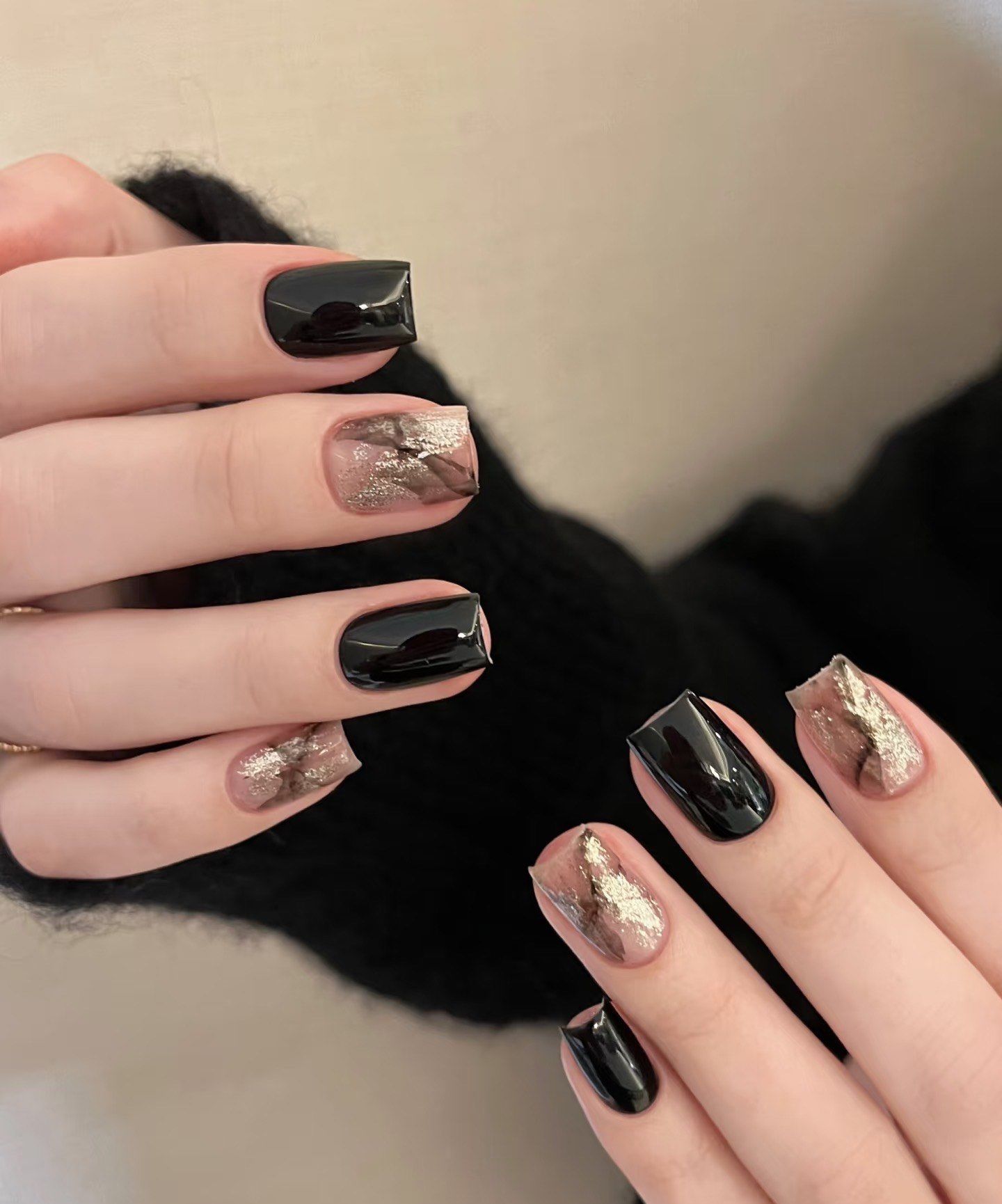 黑色水墨晕染短甲
#高级感美甲 #人气美甲美睫店铺推荐 #个性美甲