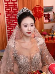 -LOVINA洛维娜婚纱礼服