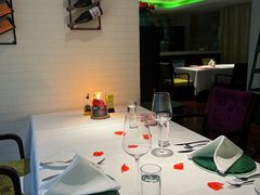 -深圳富苑皇冠假日套房酒店