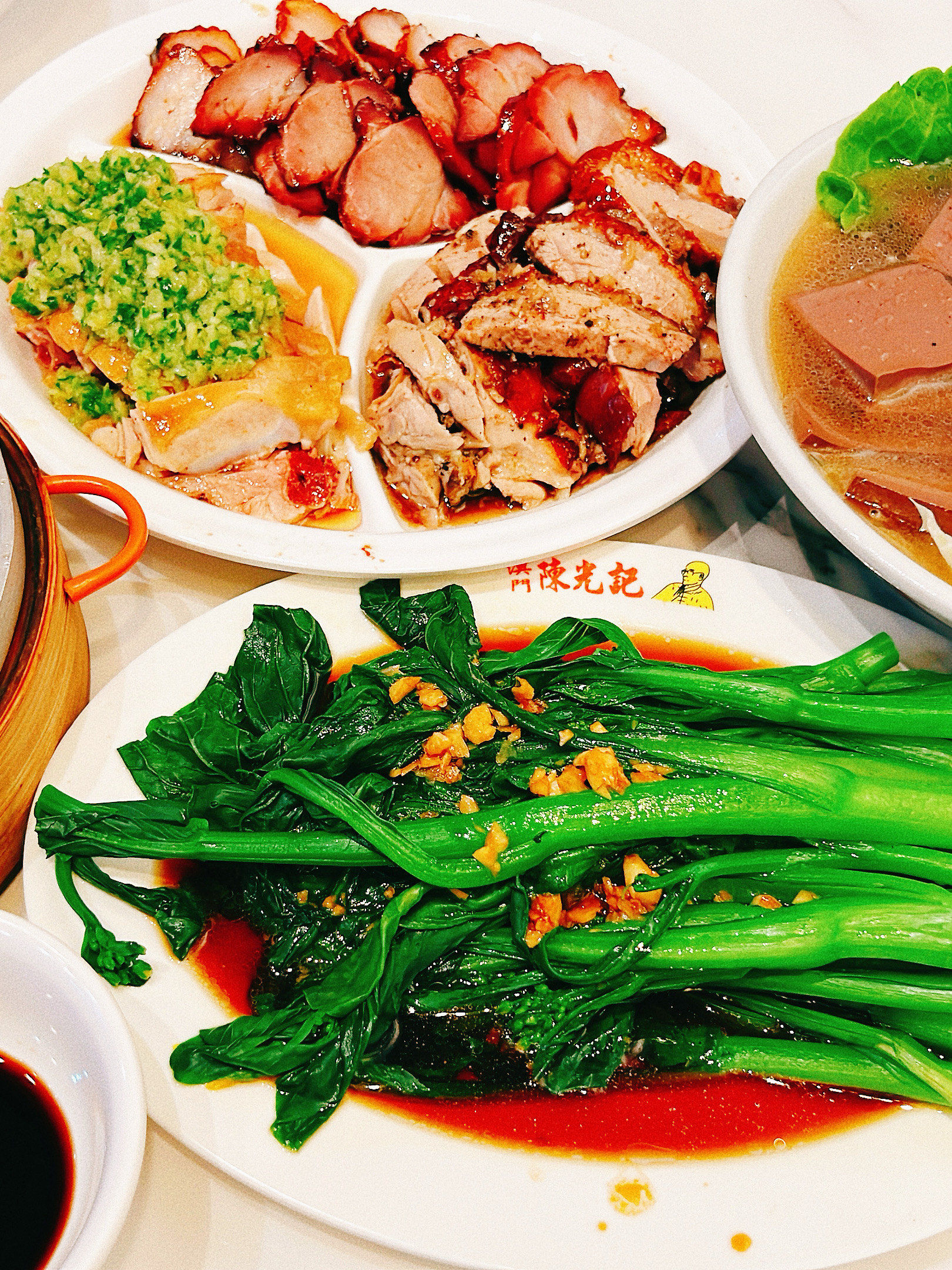 99
烧鸭99999999
葱姜鸡999978
点的是烧腊三