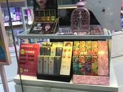-4iNLOOK美瞳店(龙之梦购物中心虹口店)