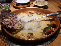 -洱火云南酸菜牛肉火锅(石景山当代商城店)