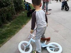 -八爪矩阵极限运动馆·儿童平衡车·感统训练(南海子公园校区)