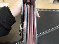 -爱革·洗衣改衣·洗鞋修鞋·洗包修包·奢侈品护理(宝地广场店)