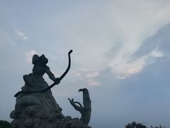 -巴陵广场