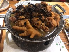 小鸡炖蘑菇锅-小俩口烧烤东北菜(双井店)