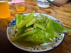 -宏兴烤鱼山庄(宣恩总店)