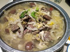 -老码头黑皮肘子锅包肉(赣水路店)