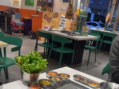 -山野的朋友露营炭火烤肉