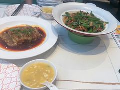 -阿瓦山寨·湘菜现炒·剁椒鱼头王(咸阳总店)