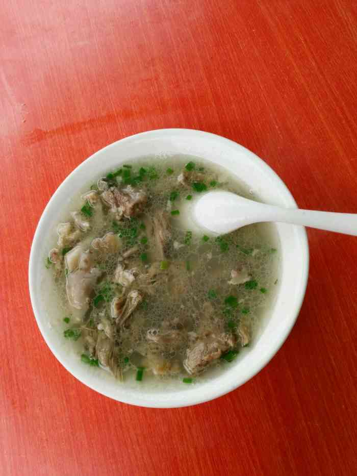 打分    /人 味道非常好,猪头汤很鲜美,便宜实惠,常食客!