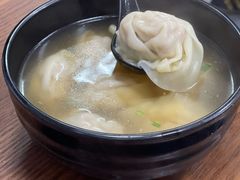 三鲜大馄饨-万寿斋(山阴路店)