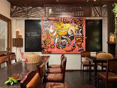 -Cuc Gach Quan Restaurant
