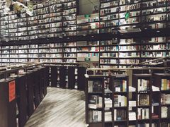 -钟书阁(群光广场店)