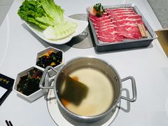 -呷哺呷哺