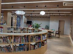 -漕河泾街道图书馆(漕河泾社区文化活动中心店)