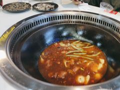 -哈尔滨烧烤·山河村铁锅炖(交大店)
