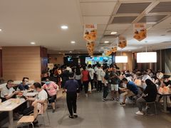 等位区-麦当劳(凯德广场店)
