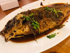 红烧鱼-王村姑老土炕莜面村(张北店)