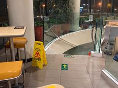 -麦当劳(展览路店)