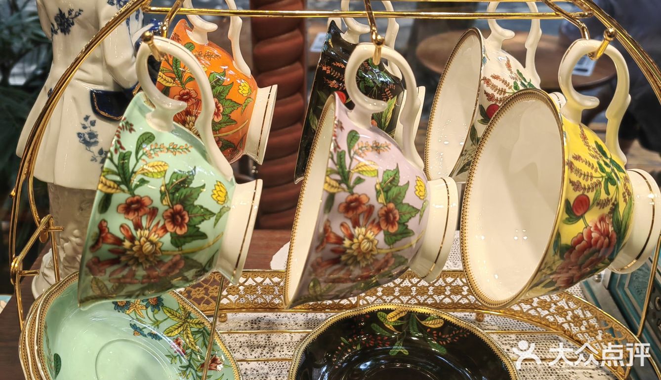 掉进爱丽丝的兔子洞！布兰兔的植物庄园下午茶