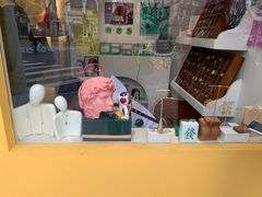 -LADY FAFA(巨鹿路陕西南路路口店)