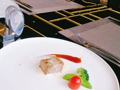 -大中华希尔顿酒店-念自助餐·嗨啤·小龙虾