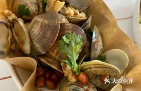 Signature Stir-Fried White Clams
