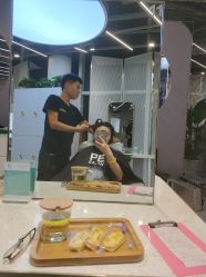 -PE SALON 