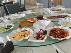 -红栌温泉山庄生态美食餐厅