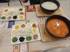 -花馬肆.云南过桥米线(汉神购物广场现场熬汤店)