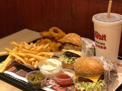 -The Habit Burger Grill 哈比特汉堡(复兴soho店)