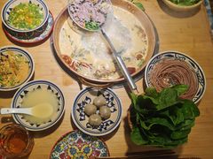 -洱火云南酸菜牛肉火锅(石景山当代商城店)