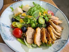 慢烤鸡腿肉藜麦谷物沙拉-Artisan匠匠(中央大街店)