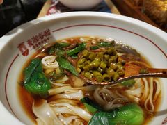 -呷佬·长沙手工米粉(金沙江路店)