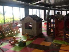 -上海滴水湖皇冠假日酒店