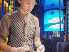 -雍容荟帝王蟹活龙虾展台自助(IFS黑金店)