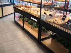 面包甜点陈列柜-爱达乐(广汉飞街店)