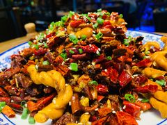-临界音乐酒馆·小龙虾·江湖菜(华熙LIVE·鱼洞店)