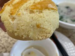 酥皮菠萝叉烧包-金榜大酒店-中餐
