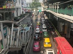 -曼谷四叶草彩妆&纪念品  (chitlom)
