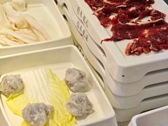 -来龍儿鲜切牛肉自助老火锅