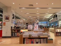 -新华书店(保利水城店)