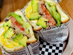 牛油果金倉魚三文治-echoes coffee回响咖啡(888街店)