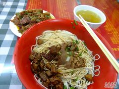 干拌与回锅肉和汤-辣肉面大王(天平路店)
