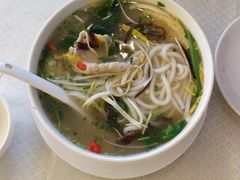 过桥米线-蝴蝶泉宾馆-中餐厅