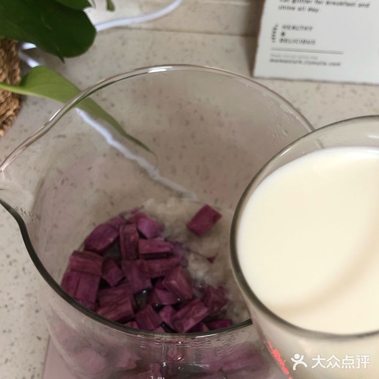紫薯牛奶银耳羹～女神级平价食谱